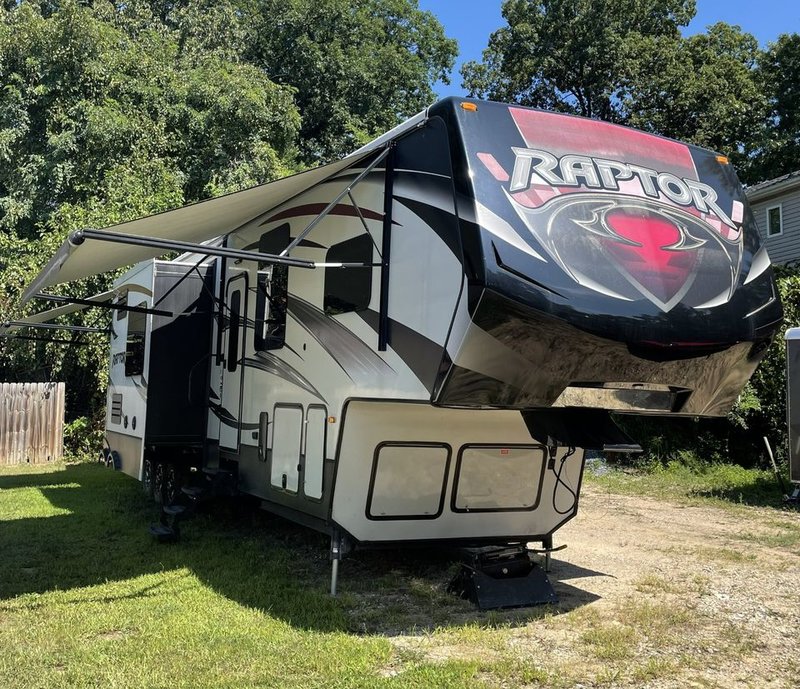 2015 Keystone Raptor 425TS, Toy Haulers 5th Wheels RV For Sale By Owner