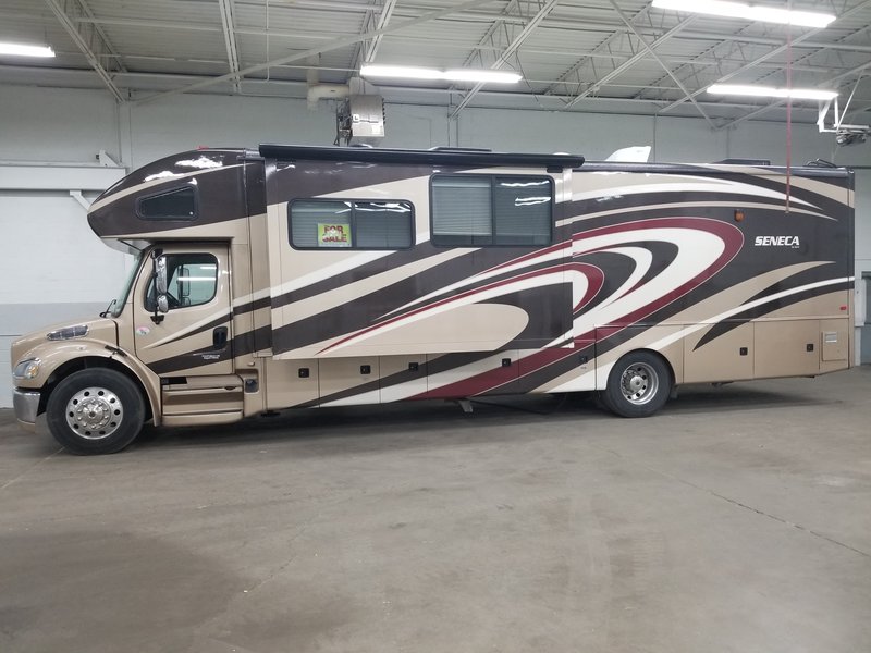 2013 Jayco Seneca 37FS, Class C RV For Sale By Owner in Shelby township