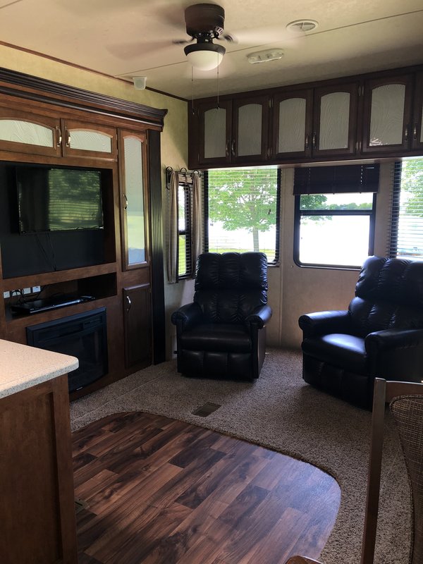 2015 Forest River Salem Villa Estate BFL4092, Travel Trailers RV For