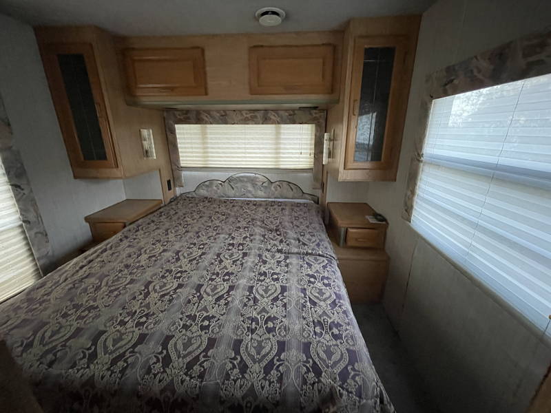Used 1994 Thor Motor Coach A.C.E. Residency DIESEL PUSHER for Sale by