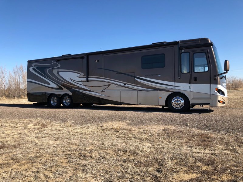 2014 Newmar Ventana 4369, Class A Diesel RV For Sale By Owner in Wiggins, Colorado