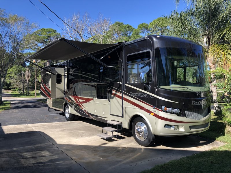 2016 Forest River XL 369DS, Class A Gas RV For Sale By Owner in Melbourne , Florida
