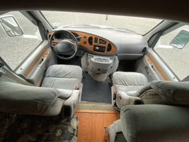 Used 2000 Chinook Concourse for Sale by Owner in Washington, Pennsylvania RVT