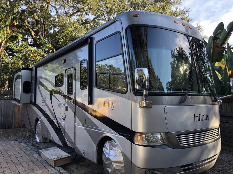 2005 Four Winds Infinity 32R, Class A Gas RV For Sale By Owner in