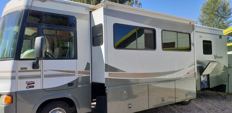 2005 winnebago voyage 33v for sale