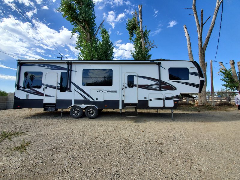 2017 Dutchmen Voltage V Series V3605, Toy Haulers Travel Trailers RV