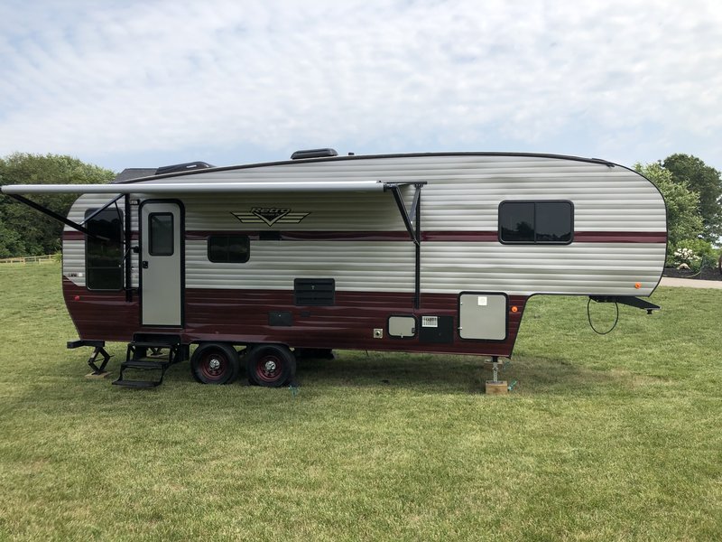 2018 Riverside RV Retro 526RL, 5th Wheels RV For Sale By Owner in Grass