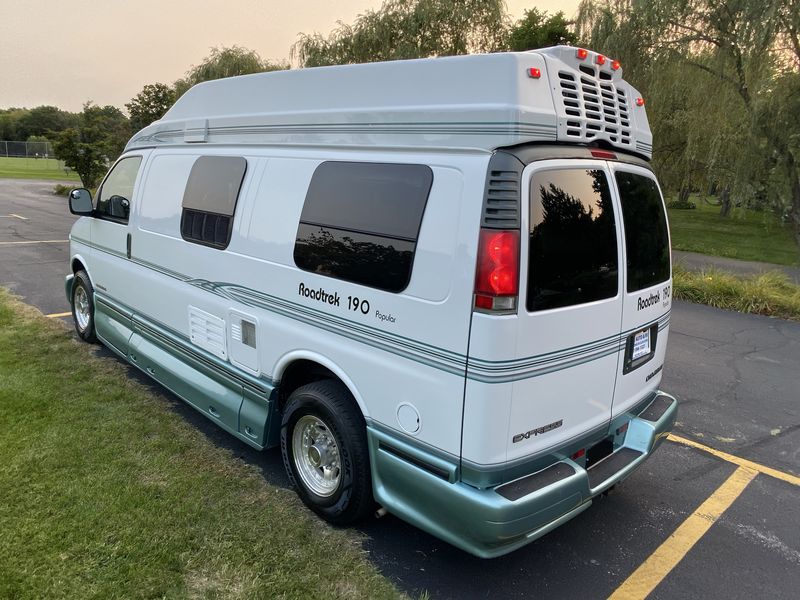 2002 Roadtrek Popular 190, Class B Rv For Sale In Beach Park, Illinois 