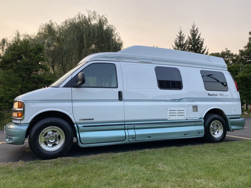 2002 Roadtrek Popular 190, Class B RV For Sale In Beach Park, Illinois ...