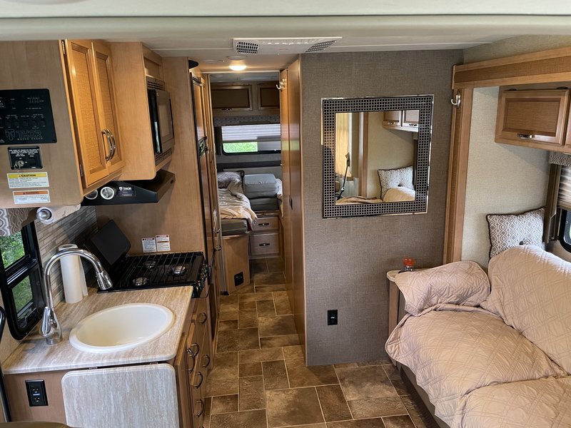 New 2017 Thor Motor Coach Vegas 0241 for Sale by Owner in Beaufort ...