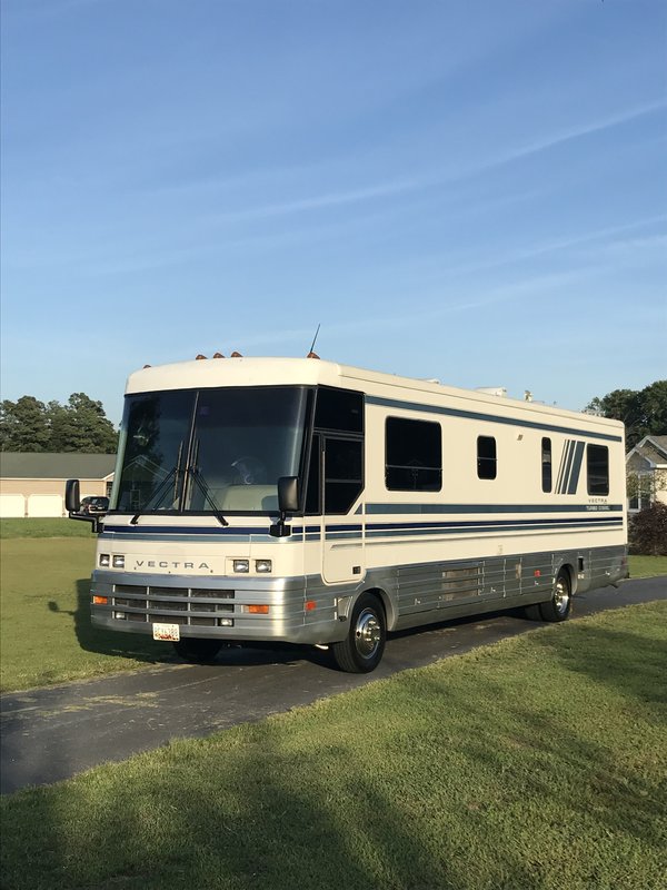 1993 Winnebago Vectra WSM35RQ, Class A Diesel RV For Sale By Owner in