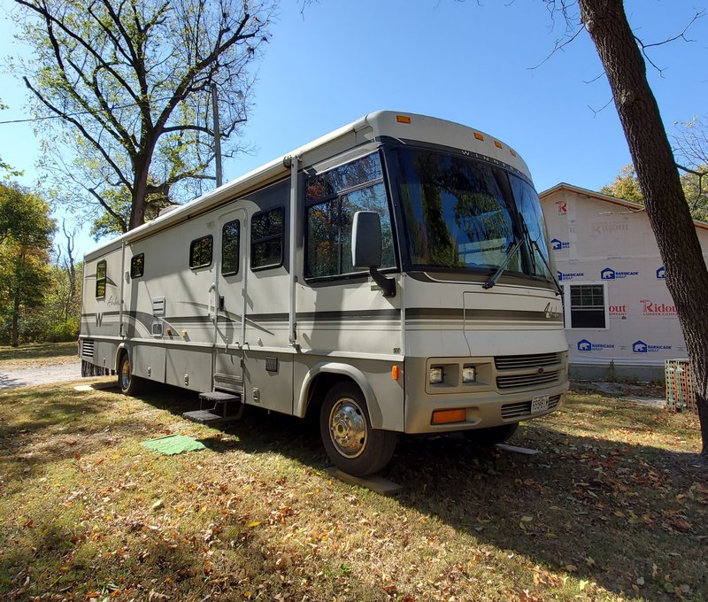 2001 Winnebago Adventurer 37G, Class A Gas RV For Sale By Owner in