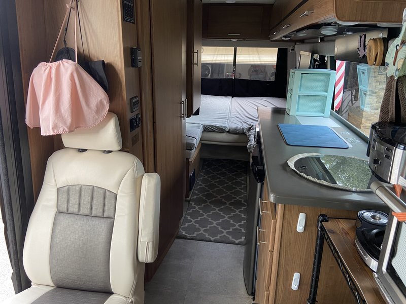 Used 2014 Winnebago Era 70X for Sale by Owner in Zephyrhills, Florida RVT
