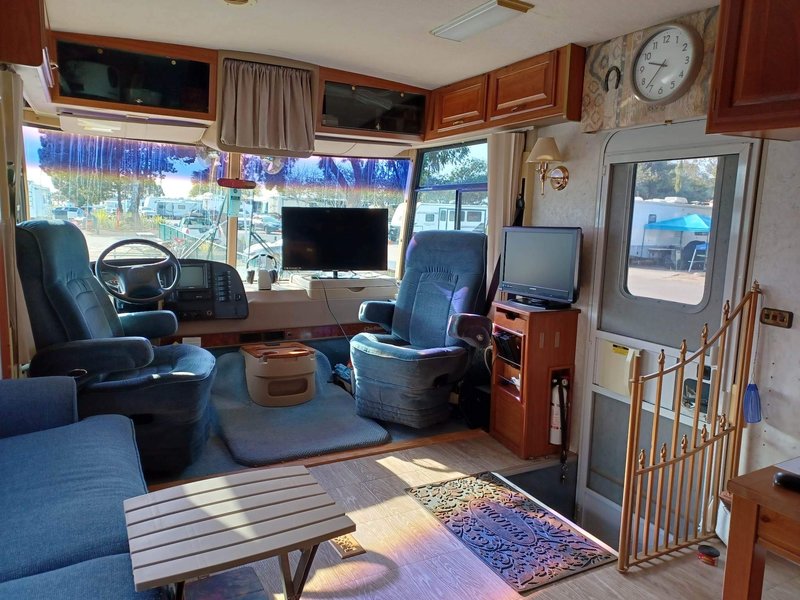 1998 Winnebago Chieftain vortec 7400, Class C RV For Sale By Owner in