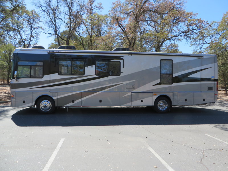 2006 Fleetwood Providence 39V, Class A Diesel RV For Sale By Owner in