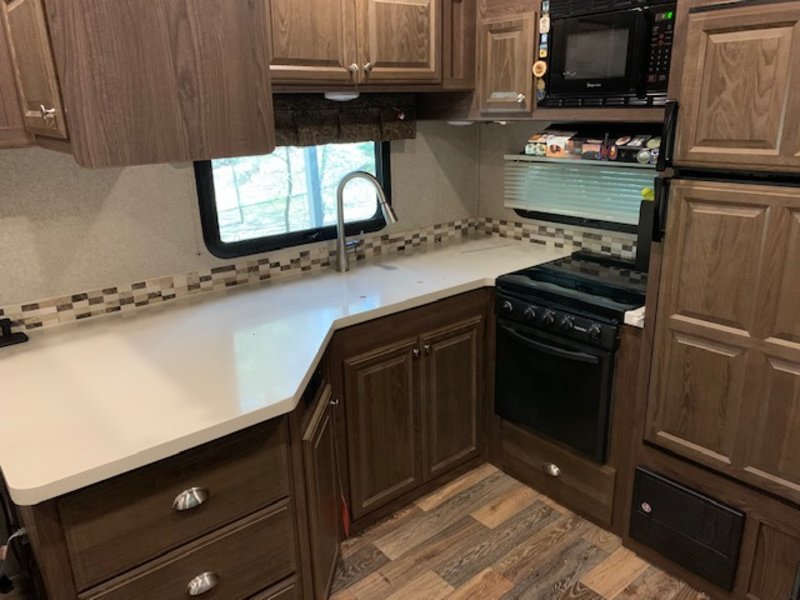 2016 Forest River Rockwood Signature Ultra Lite 8280WS, 5th Wheels RV