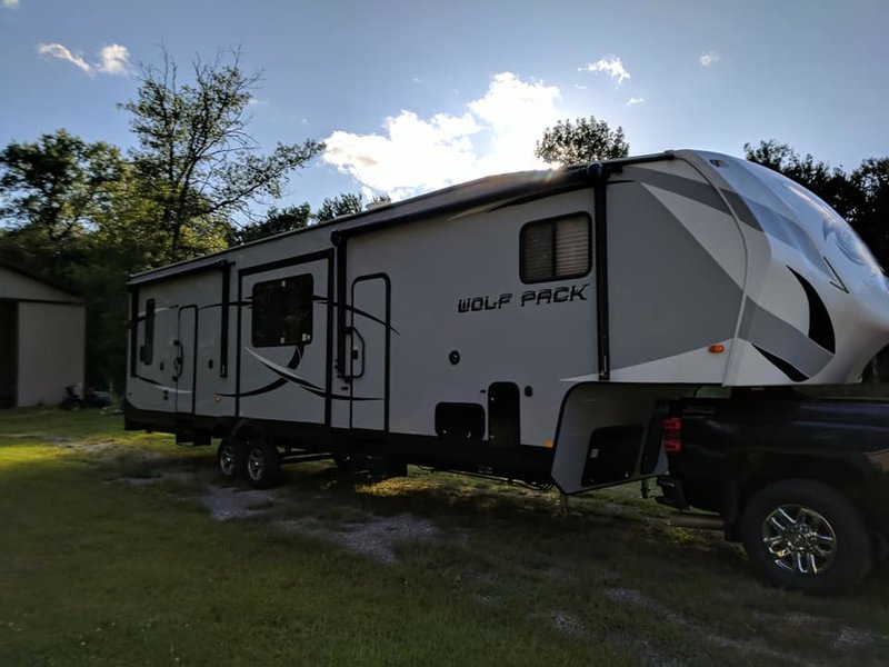 2017 Forest River Cherokee Wolf Pack 325PACK13, Toy Haulers 5th Wheels RV For Sale By Owner in 2017 Wolf Pack Toy Hauler For Sale