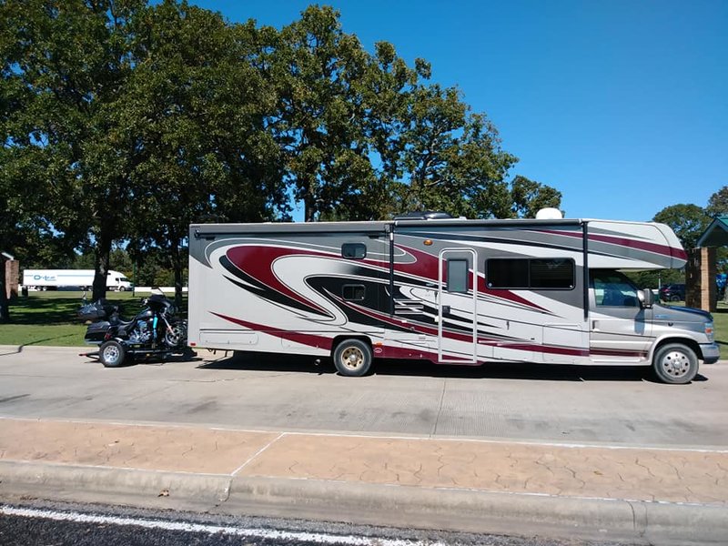 2015 Coachmen Leprechaun 32 bh, Class C RV For Sale By Owner in Rowlett