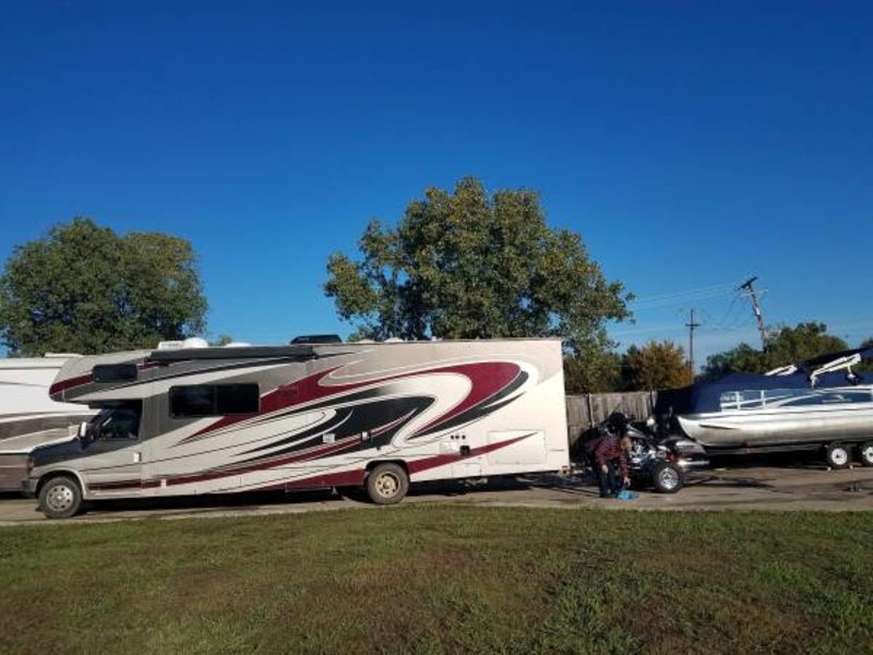 2015 Coachmen Leprechaun 32 bh, Class C RV For Sale By Owner in Rowlett ...