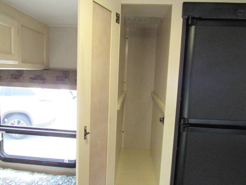 2019 Winnebago Micro Minnie 1808FBS, Travel Trailers RV For Sale in