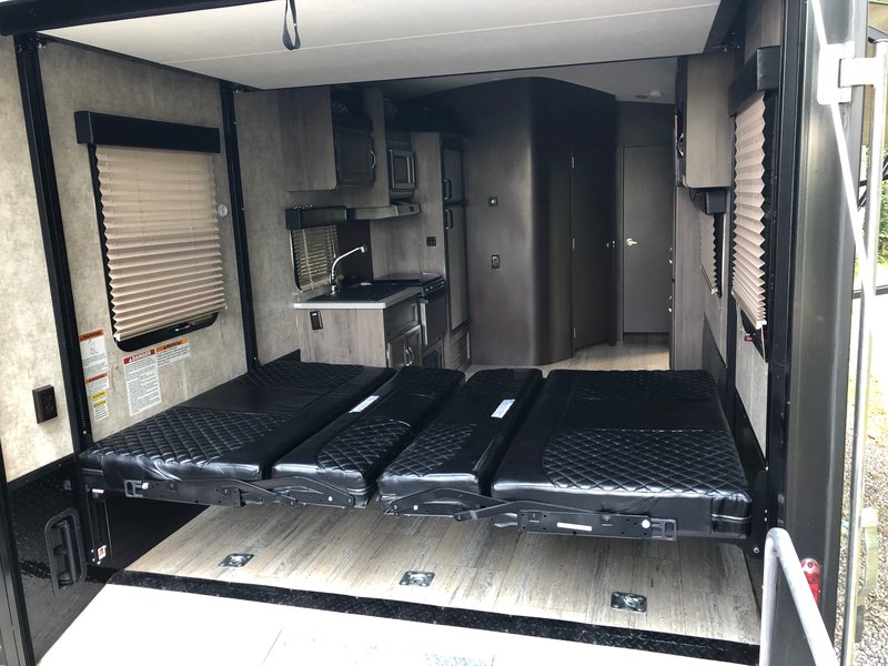 2016 Winnebago Spyder 24FQ, Toy Haulers RV For Sale By Owner in Grant