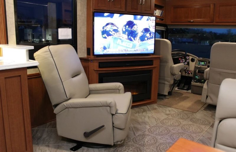 2017 Itasca Solei 36G, Class A Diesel RV For Sale By Owner in Federal