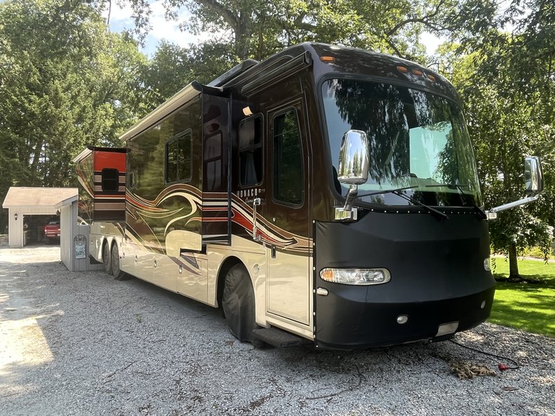 2009 Monaco Camelot DSQ, Class A Diesel RV For Sale By Owner in