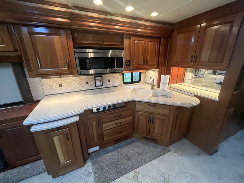 2009 Monaco Camelot DSQ, Class A Diesel RV For Sale By Owner in