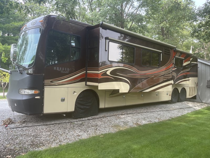 2009 Monaco Camelot DSQ, Class A Diesel RV For Sale By Owner in