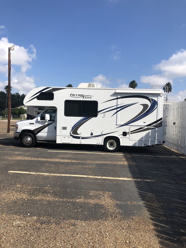 2018 Thor Industries Four Winds Freedom Elite 22FE, Class C RV For Sale