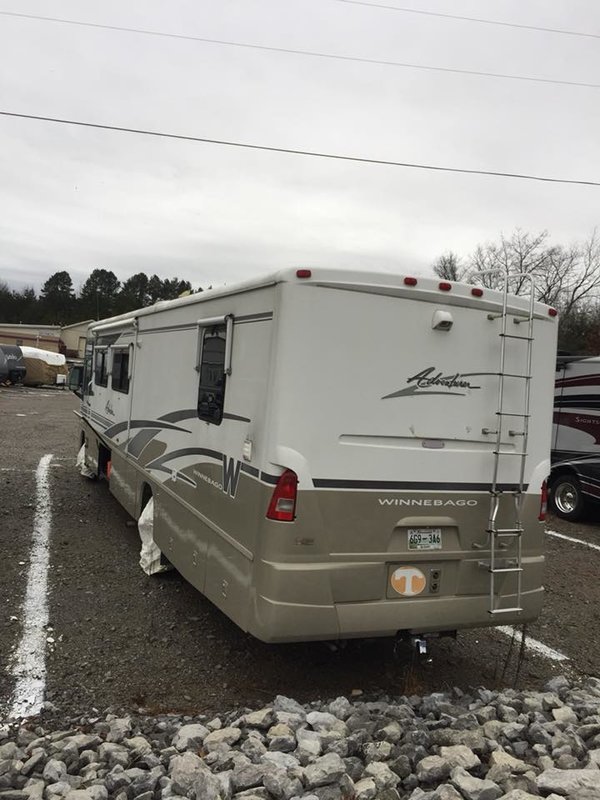 2003 Winnebago Adventurer W22, Class A Gas RV For Sale By Owner in