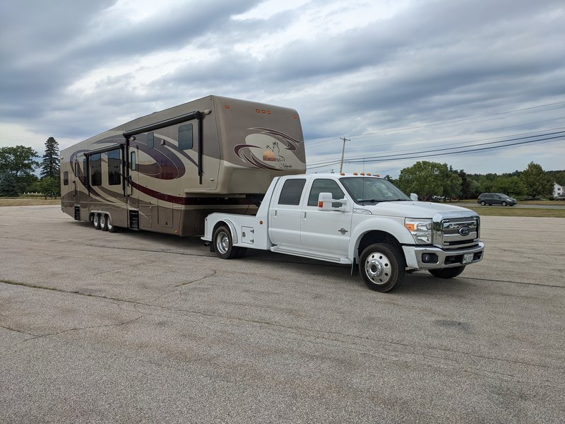 2014 NEW HORIZONS MAJESTIC F47TYTSS, Toy Haulers 5th Wheels RV For Sale