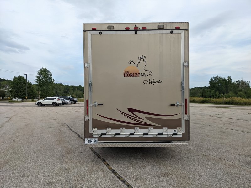 2014 NEW HORIZONS MAJESTIC F47TYTSS, Toy Haulers 5th Wheels RV For Sale