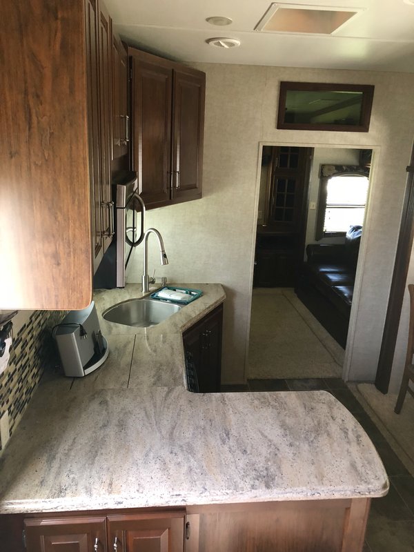 2013 Keystone Alpine 3700RE, 5th Wheels RV For Sale By Owner in Howell