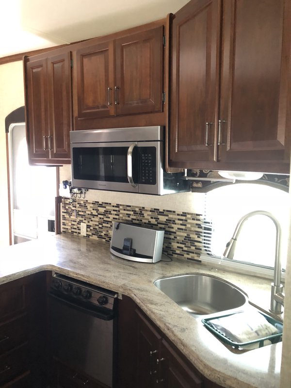 2013 Keystone Alpine 3700RE, 5th Wheels RV For Sale By Owner in Howell