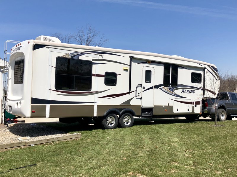 2013 Keystone Alpine 3700RE, 5th Wheels RV For Sale By Owner in Howell