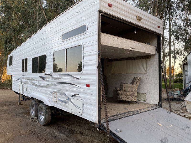2005 Weekend Warrior Super Lite SI3005, Toy Haulers 5th Wheels RV For