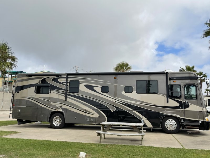 2007 Coachmen Sportscoach Legend 40QS, Class A Diesel RV For Sale By