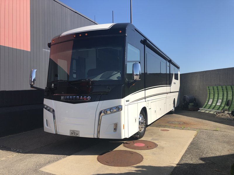2018 Winnebago Horizon 40A, Class A Diesel RV For Sale By Owner in