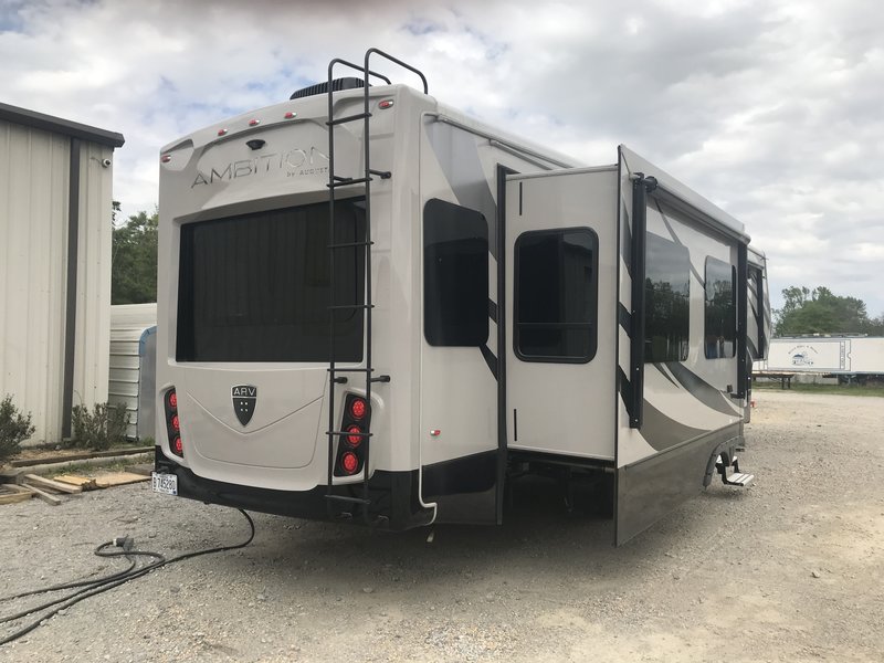2017 Augusta RV Ambition, 5th Wheels RV For Sale By Owner