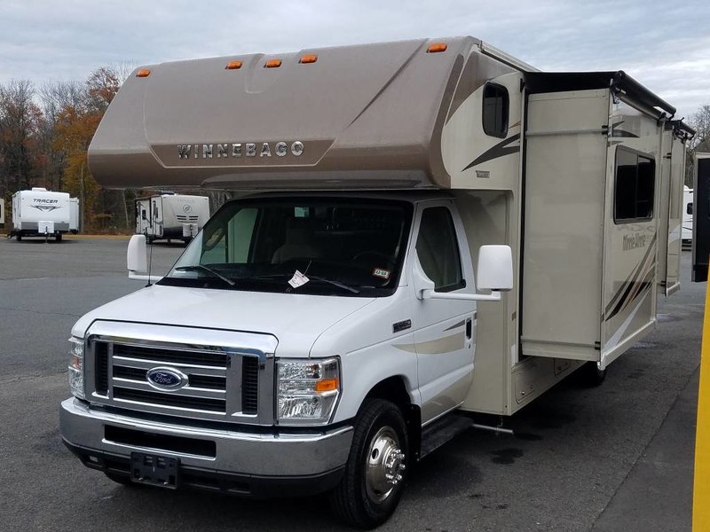 2017 Winnebago Minnie Winnie 26A, Class C RV For Sale By Owner in