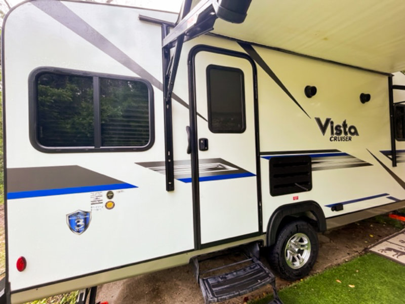 Used 2021 Gulf Stream Vista Cruiser 19ERD for Sale by Owner in Belle