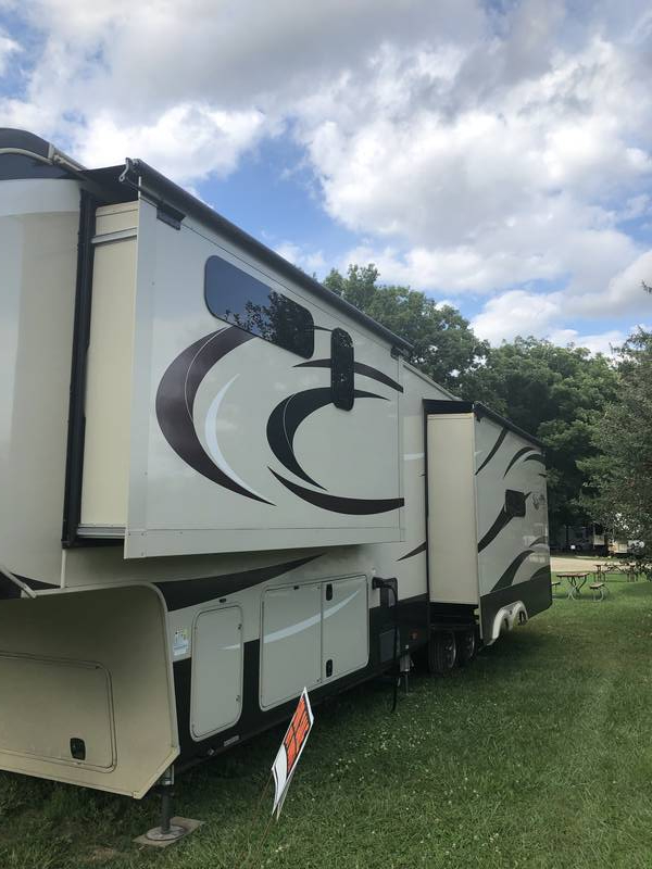 2016 Grand Design Solitude 384GKR, 5th Wheels RV For Sale By Owner in
