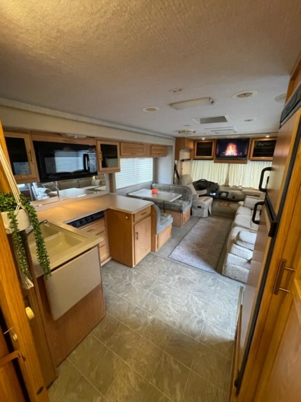 2005 National RV Sea Breeze 1311, Class A Gas RV For Sale By Owner in