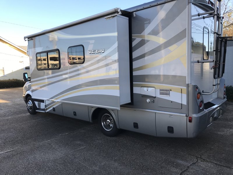 2009 Fleetwood Icon 24A, Class C RV For Sale By Owner in Baton rouge ...