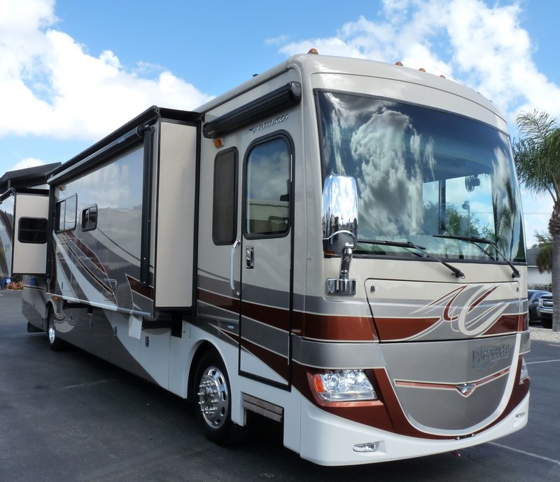 2013 Fleetwood Discovery 40X, Class A Diesel RV For Sale By Owner in