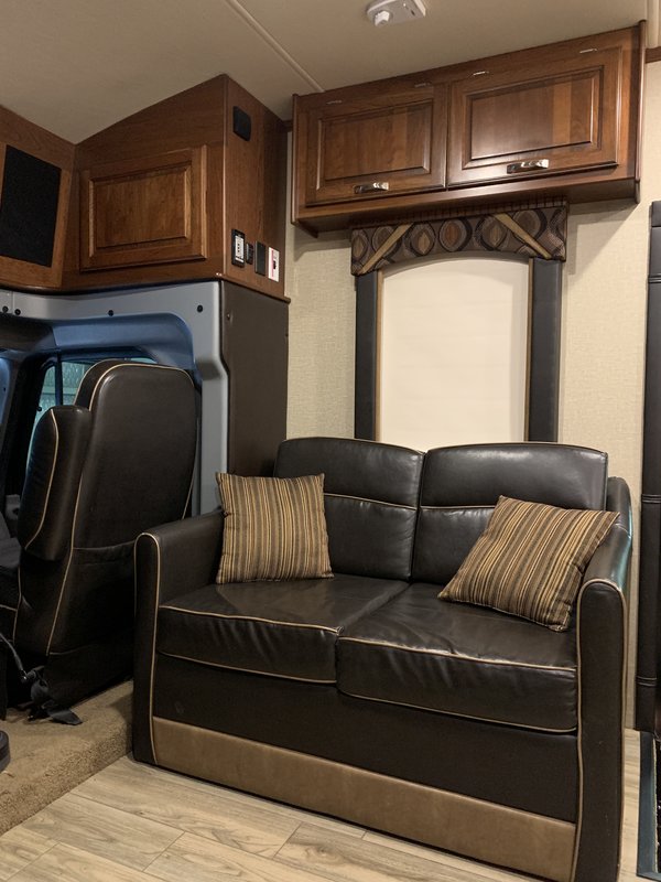 2016 Dynamax DX3 37BH, Class C RV For Sale By Owner in Lubbock, Texas