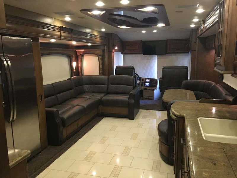 2014 44U, Class A Diesel RV For Sale By Owner in Goodyear, Arizona