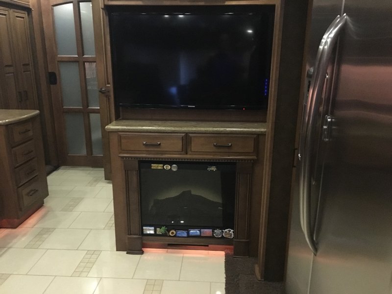 2014 44U, Class A Diesel RV For Sale By Owner in Goodyear, Arizona