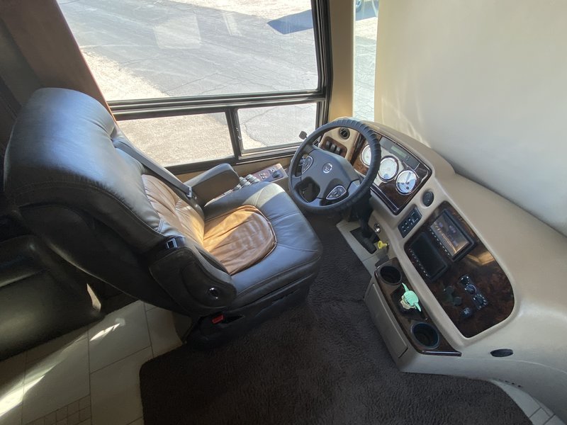 2014 44U, Class A Diesel RV For Sale By Owner in Goodyear, Arizona